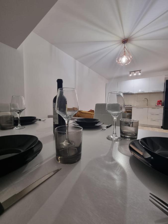 Dreams Escape 2 Apartment Craiova